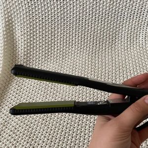 Vibrastrait Flat Iron - 1 inch